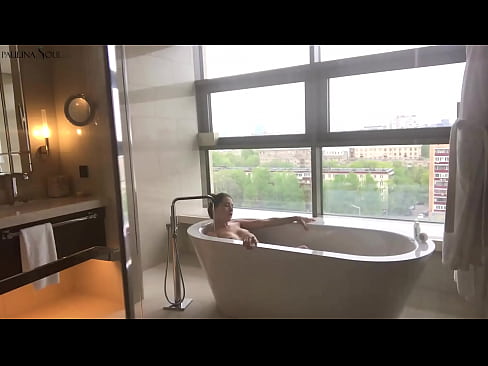 ❤️ Foshnjë e jashtëzakonshme që tund me pasion pidhin e saj në banjë Porno tek ne sq.fotonovelasxxx.ru ❌